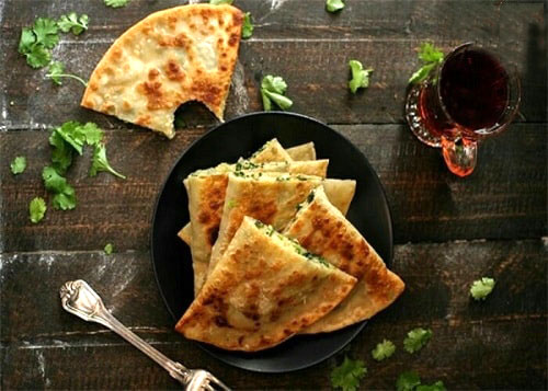 بولانی غذایی ارزان و خوشمزه | یکی از محبوب&zwnj;ترین غذاهای افغانستانی چگونه تهیه می&zwnj;شود؟