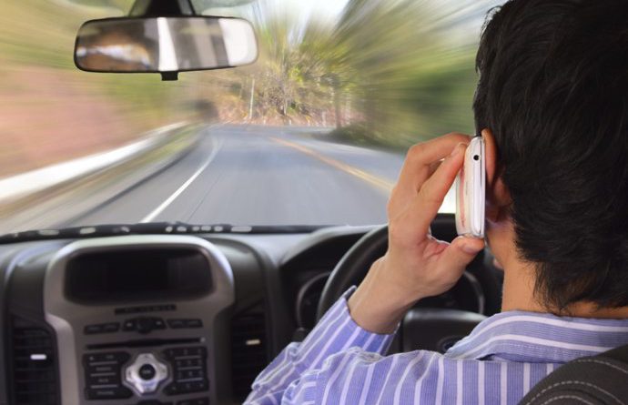 برای جلوگیری از حواس&zwnj;پرتی در رانندگی به این ۶ توصیه توجه کنید