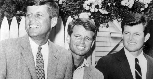 بررسی ۱۰ پیشگویی بزرگ نوستراداموس که به حقیقت پیوست