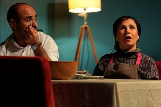 معرفی فیلم&zwnj;تئاتر &laquo;اسم&raquo; | هیچ&zwnj;چیز جز نام&zwnj;ها وجود ندارد