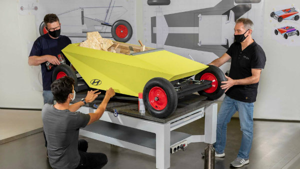 یک سرگرمی جالب برای خانواده‌ها با مونتاژ خودروی جدید هیوندای در خانه!