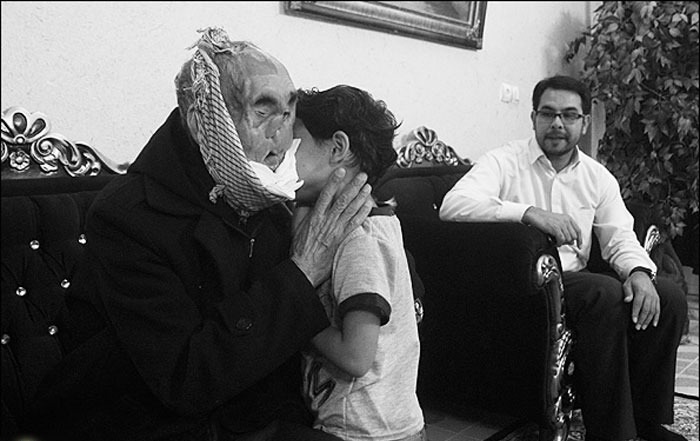 گفتگو با نویسنده کتاب &laquo;بابا رجب&raquo; که خاطرات شفاهی همسر شهید رجب محمدزاده را نوشته است