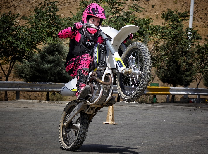 پرش ممنوع از روی دیوار شهر