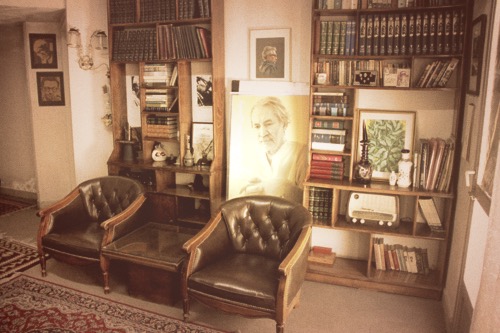 درباره «احمد محمود»، نویسندهای که بیش از ۴۰ سال پشت میز کارش نوشت درباره «احمد محمود»، نویسندهای که بیش از ۴۰ سال پشت میز کارش نوشت