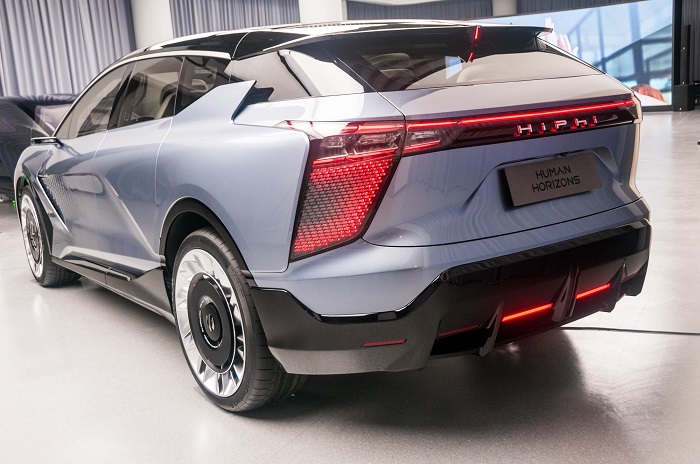 خط و نشان چین برای بزرگان خودروسازی دنیا با HiPhi X