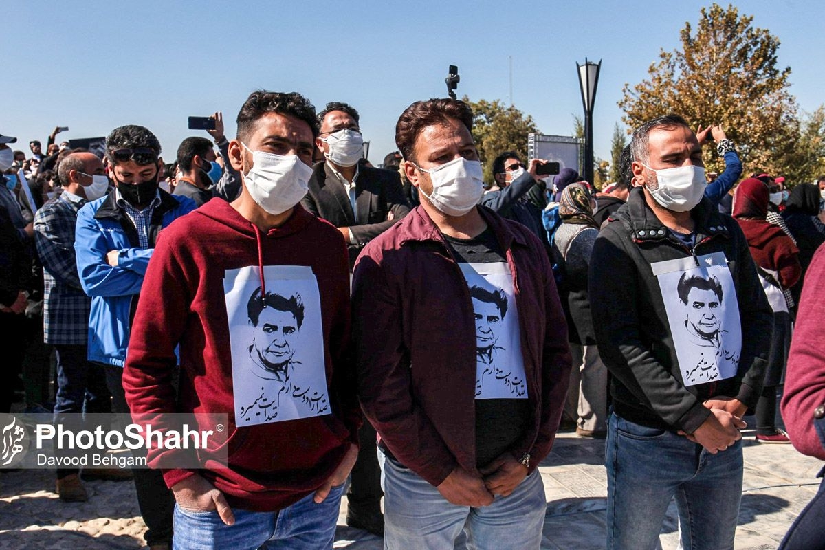 گزارش شهرآرانیوز از حضور مردم در مراسم خاک&zwnj;سپاری استاد شجریان