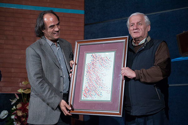 درباره اکبر عالمی، کسی که اندیشه درباره هنر هفتم را به ما آموخت + ویدئو و تصاویر درباره اکبر عالمی، کسی که اندیشه درباره هنر هفتم را به ما آموخت + ویدئو و تصاویر