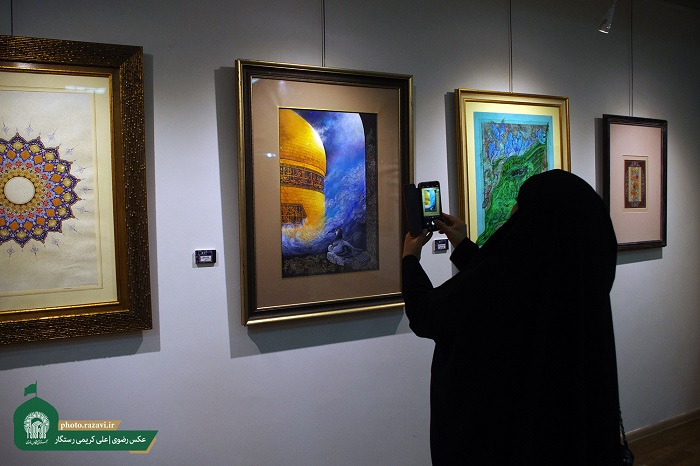 در حاشیه نمایشگاه گروهی آثار نگارگری و تذهیب «شرح فراق» در نگارخانه رضوان مشهد