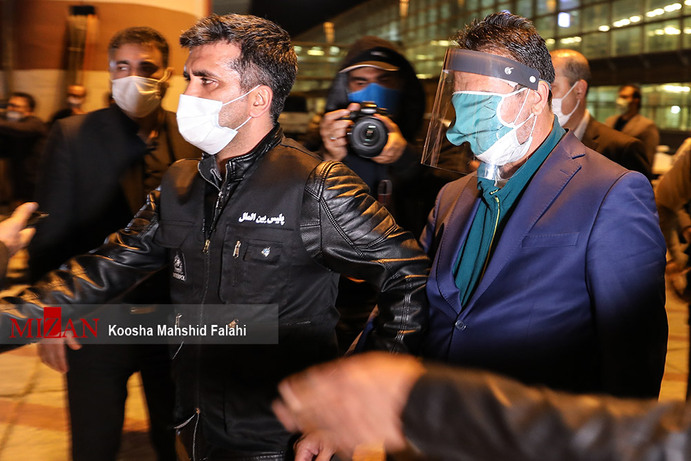 بازداشت مدیر عامل فراری بانک سرمایه + تصاویر و فیلم