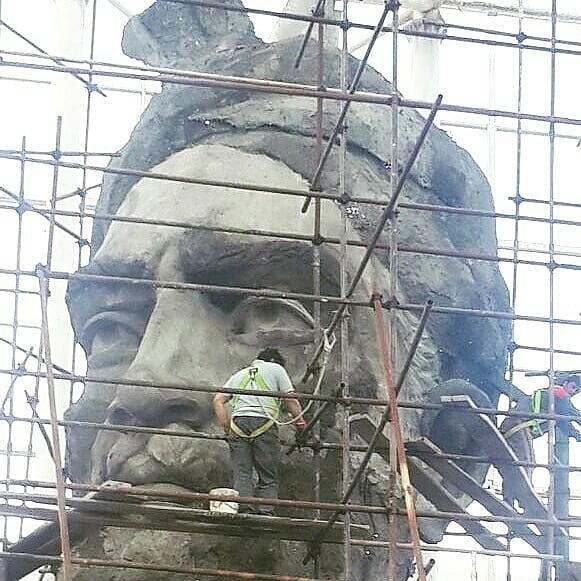 گفتگو با مسعود رنگرزان، سازنده مجسمه&zwnj;های شاهنامه پدیده شاندیز