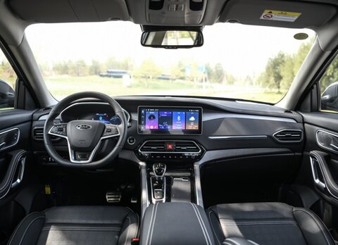 شاسی بلند چینی جدید بازار ایران در خیابان‌ها رویت شد + عکس