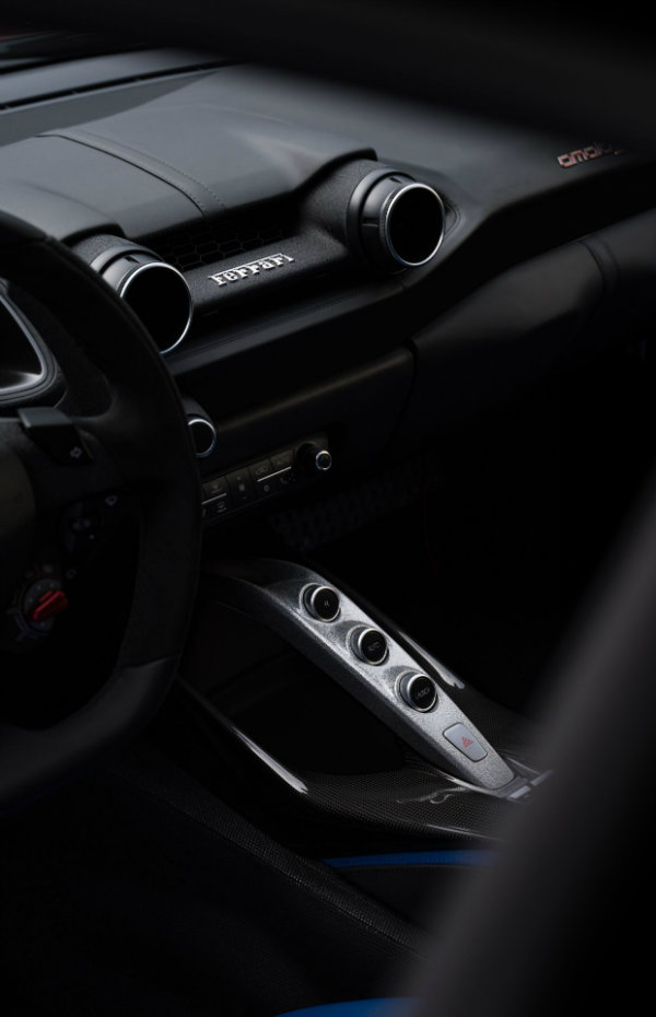 رونمایی از فراری اومولوگاتا؛ سوپر اتومبیلی که تنها یک دستگاه از آن در جهان موجود خواهد بود