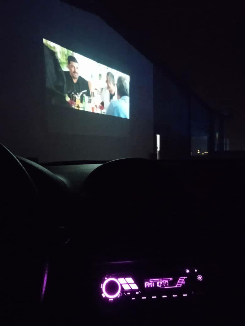 تجربه اکران فیلم در سینماماشین دهکده شاندیز