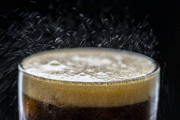 آشنایی با کاربرد‌های شگفت انگیز نوشابه در خانه