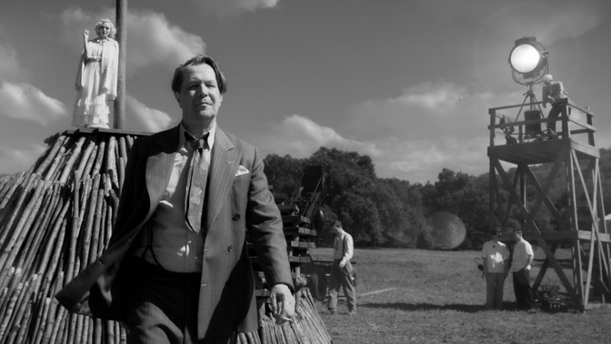 چرا فیلم «منک» که درباره هالیوود دهه ۳۰ است، تفسیری از حالوروز امروز دنیا هم به حساب میآید؟ چرا فیلم «منک» که درباره هالیوود دهه ۳۰ است، تفسیری از حالوروز امروز دنیا هم به حساب میآید؟