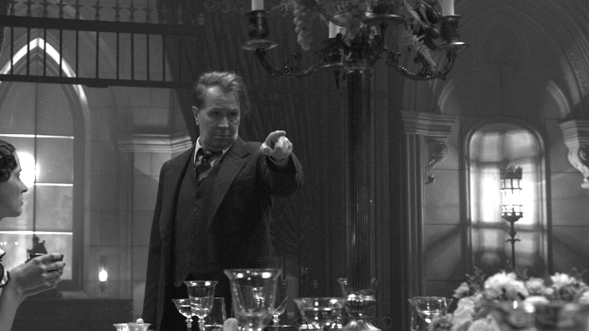 چرا فیلم «منک» که درباره هالیوود دهه ۳۰ است، تفسیری از حالوروز امروز دنیا هم به حساب میآید؟ چرا فیلم «منک» که درباره هالیوود دهه ۳۰ است، تفسیری از حالوروز امروز دنیا هم به حساب میآید؟