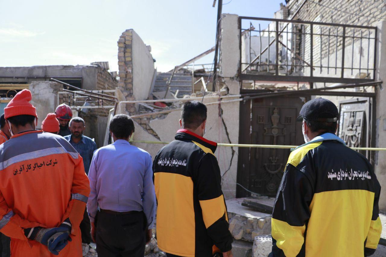 ریزش کامل ساختمان مسکونی ۲ طبقه در خیابان پورسینای مشهد + تصاویر