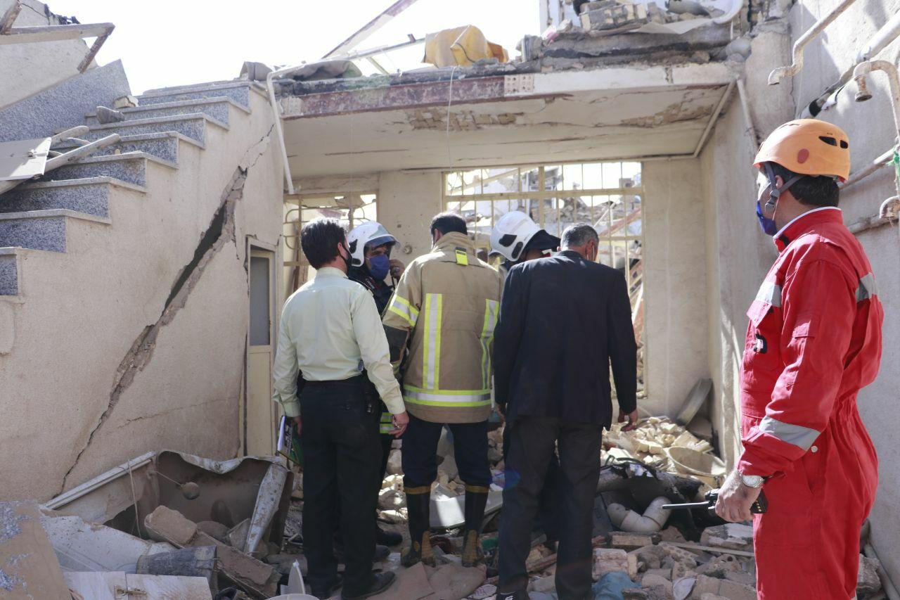 ریزش کامل ساختمان مسکونی ۲ طبقه در خیابان پورسینای مشهد + تصاویر