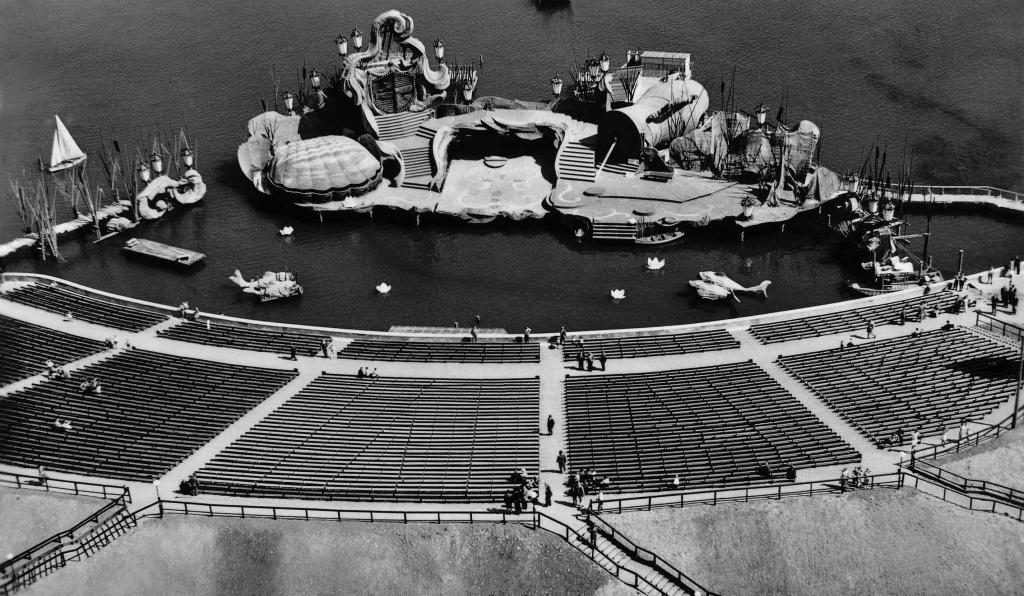 نگاهی به تجربه شهر&zwnj;های بزرگ در ساخت سالن تئاتر (۲): برگنز، نمایشی شناور روی دریاچه