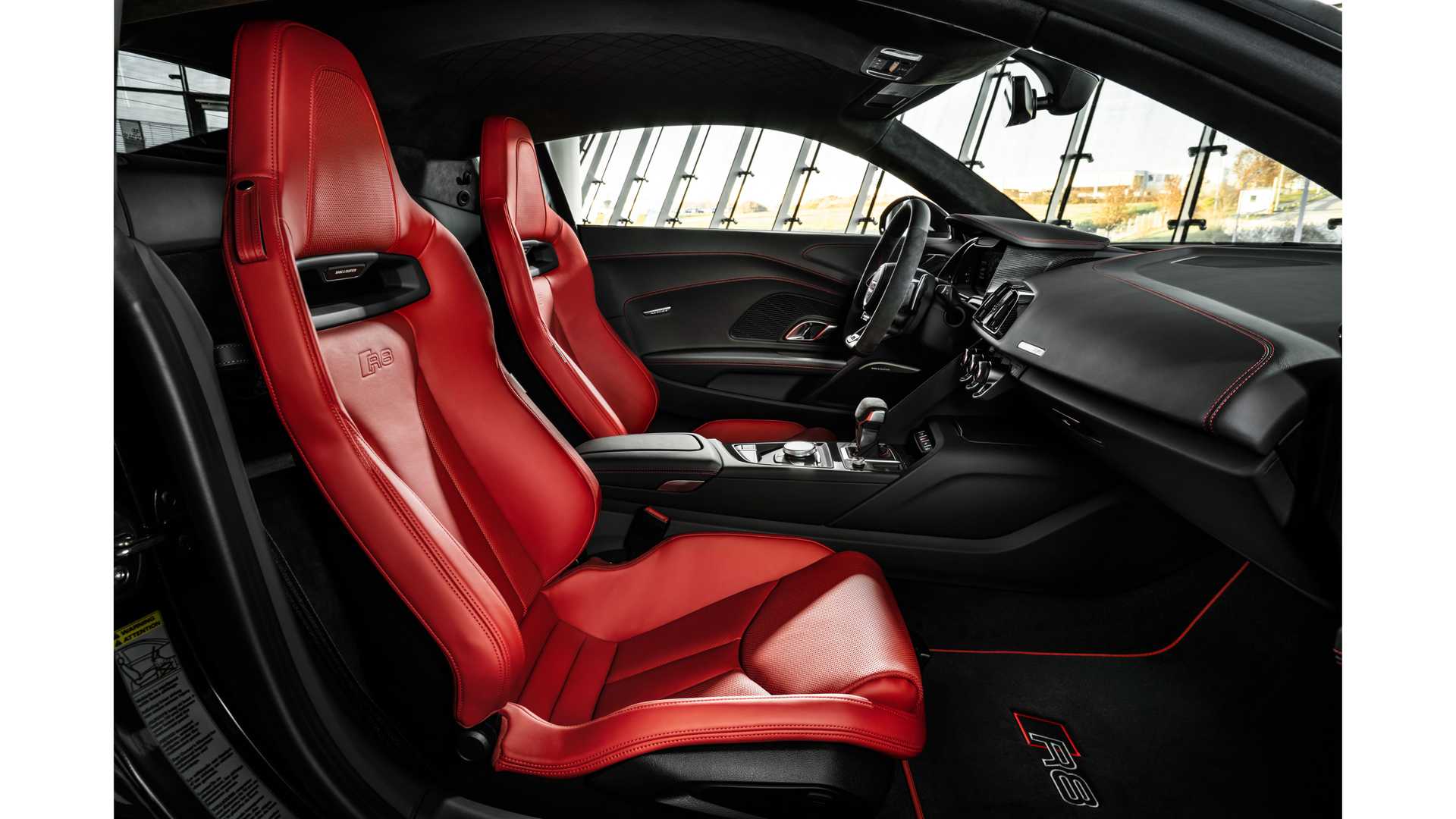 آئودی R8 پنتر با سیستم دیفرانسیل عقب رونمایی شد آئودی R8 پنتر با سیستم دیفرانسیل عقب رونمایی شد