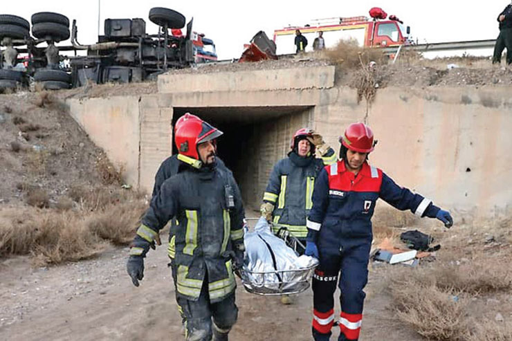 گاز گرفتگی در اتاق نگهبانی و واژگونی تانکر حمل روغن سوخته، حوادث روزهای گذشته مشهد