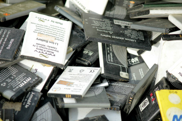 چند نکته عجیب درباره خطرات زیاد تلفن همراه برای محیط&zwnj;زیست