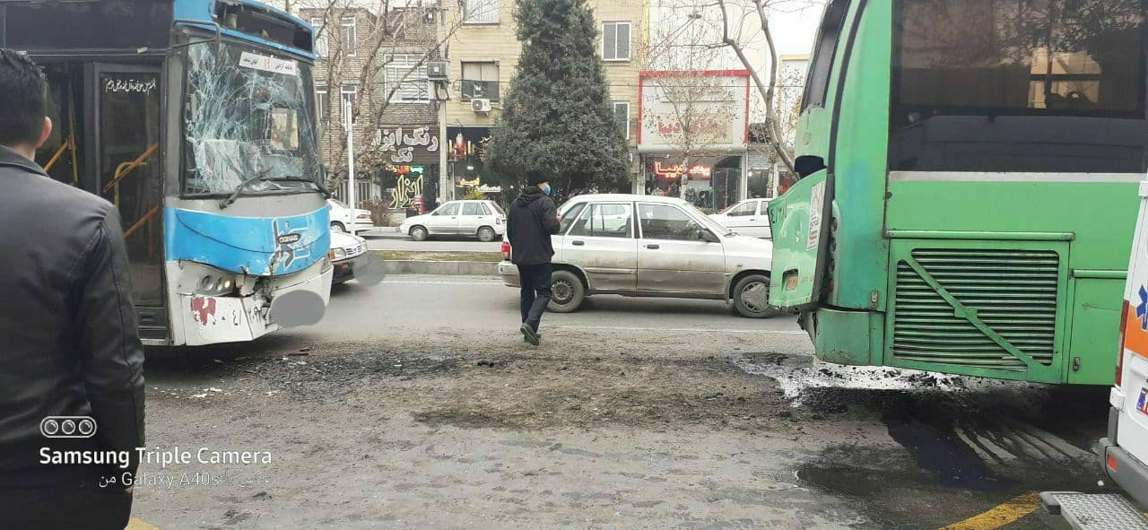 تصادف ۲ اتوبوس درون شهری در مشهد ۱۶ مصدوم برجای گذاشت تصادف ۲ اتوبوس درون شهری در مشهد ۱۶ مصدوم برجای گذاشت