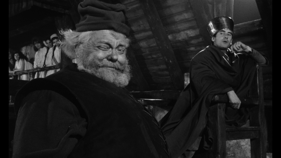 پنج فیلم درباره پادشاهی&zwnj;ها برای رقابت با سریال &laquo;تاج&raquo;