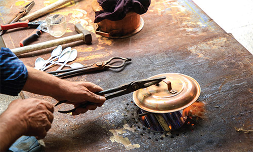 آتش، قلع و ظروفی که می‌درخشند