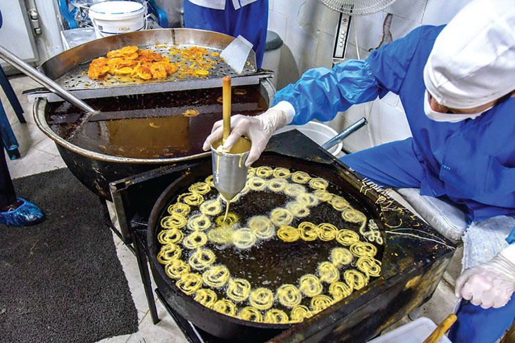 چالش سنتی و ماشینی در سفره‌های افطار