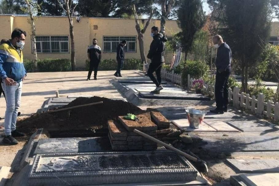 لحظه به لحظه با مراسم تشییع پیکر آزاده نامداری، مجری سابق صداوسیما