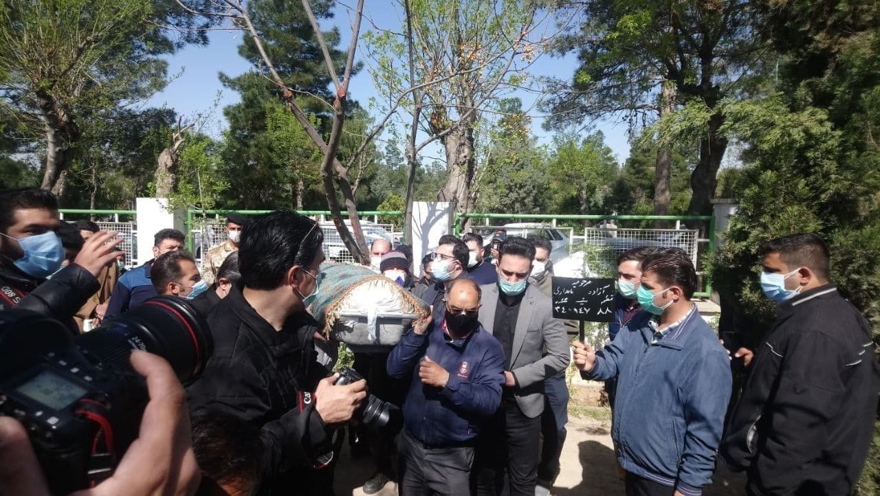 لحظه به لحظه با مراسم تشییع پیکر آزاده نامداری، مجری سابق صداوسیما