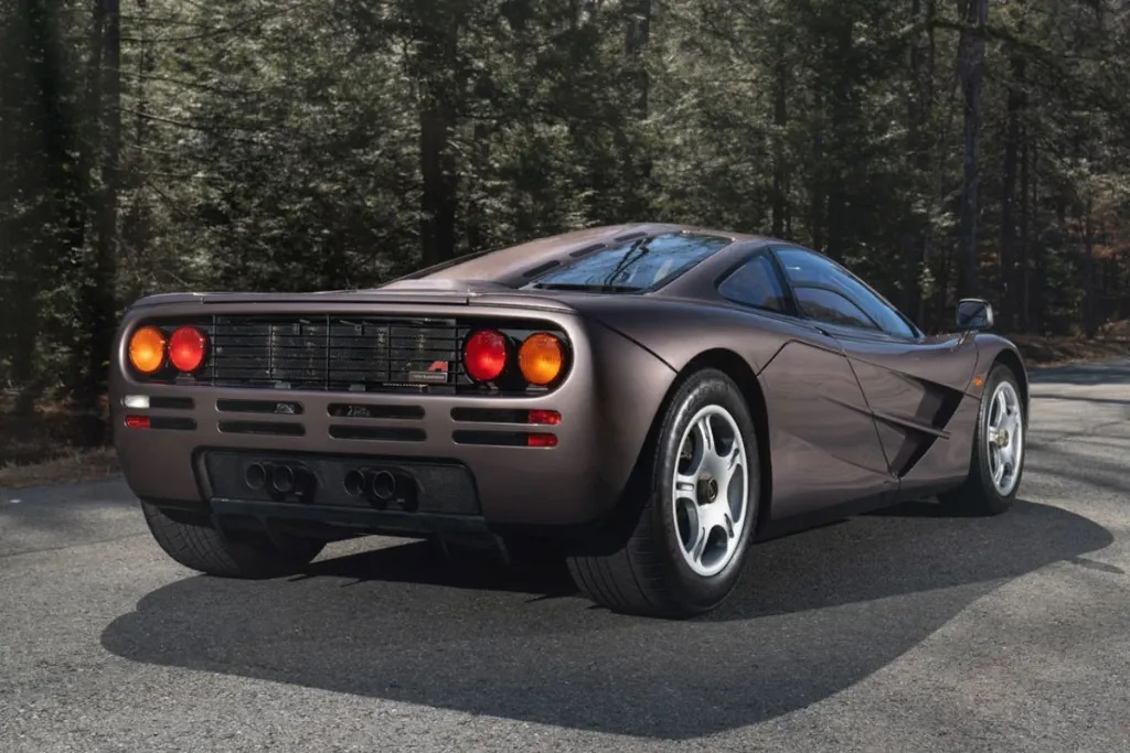 با گرانترین خودروی حراج شده در سال ۲۰۲۱ آشنا شوید + تصاویر با گرانترین خودروی حراج شده در سال ۲۰۲۱ آشنا شوید + تصاویر