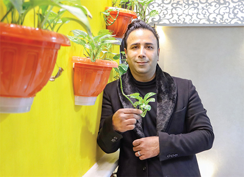 ارادت هنرمندان محله طلاب به سردار ارادت هنرمندان محله طلاب به سردار