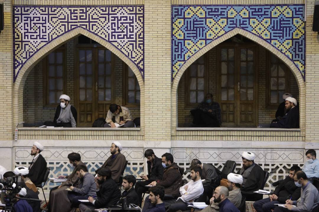 اصل حکمرانی دینی در دوران غیبت یعنی هر بخش از اسلام را که میتوانیم ترویج کنیم اصل حکمرانی دینی در دوران غیبت یعنی هر بخش از اسلام را که میتوانیم ترویج کنیم