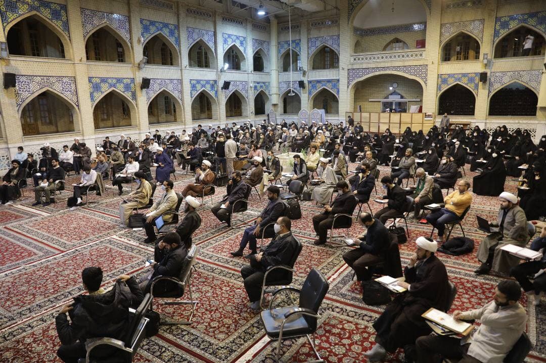 اصل حکمرانی دینی در دوران غیبت یعنی هر بخش از اسلام را که میتوانیم ترویج کنیم اصل حکمرانی دینی در دوران غیبت یعنی هر بخش از اسلام را که میتوانیم ترویج کنیم