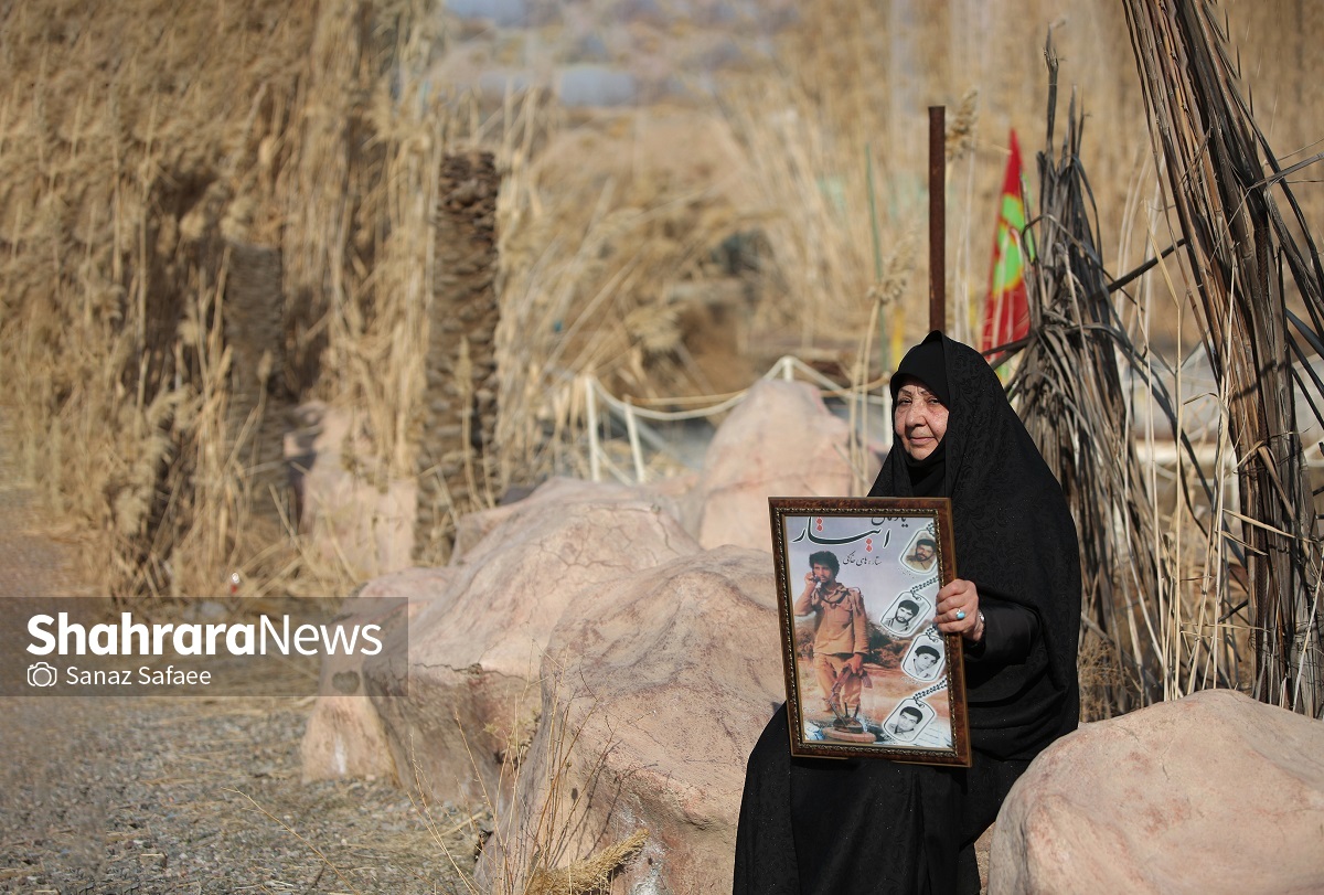 مادر یک مفقودالاثر، خواهر ۳ شهید و یک جانباز از روزهایی میگوید که از آن جز زیبایی ندیده است مادر یک مفقودالاثر، خواهر ۳ شهید و یک جانباز از روزهایی میگوید که از آن جز زیبایی ندیده است