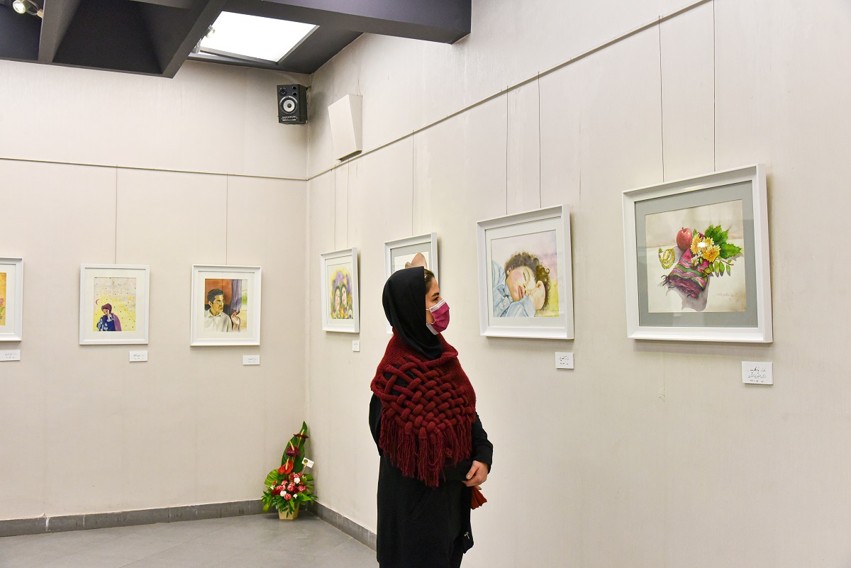 نگاهی به نمایشگاه «شرح شوق»، آثار آبرنگ زهرا پاشایی که در نگارخانه فردوسی برپاست نگاهی به نمایشگاه «شرح شوق»، آثار آبرنگ زهرا پاشایی که در نگارخانه فردوسی برپاست