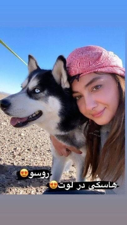 عکس جنجالی هانیه توسلی در کویر و واکنش‌ها به آن