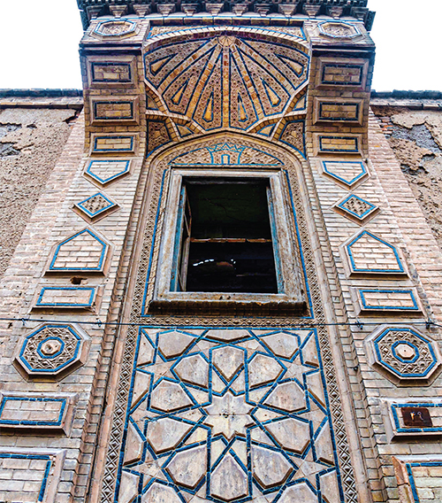 خطر بزرگ بیخ گوش خانه «اکبرزاده» خطر بزرگ بیخ گوش خانه «اکبرزاده»