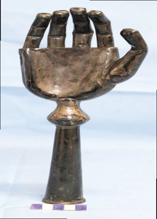 گَرد صحنش توتیای چشم هاست گَرد صحنش توتیای چشم هاست