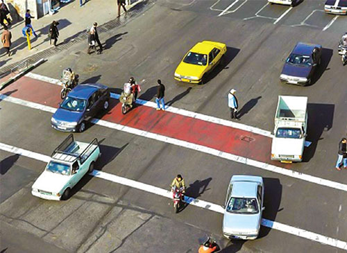 مشهدیها چرا پرخطر رانندگی میکنند؟ مشهدیها چرا پرخطر رانندگی میکنند؟