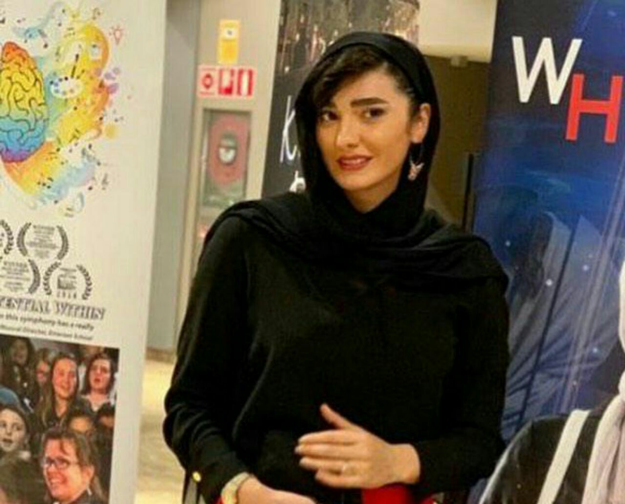 مینا وحید، بازیگر سینما و تلویزیون کیست؟ + بیوگرافی و تصاویر مینا وحید، بازیگر سینما و تلویزیون کیست؟ + بیوگرافی و تصاویر