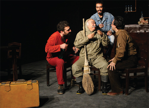 روشن کردن چراغ تئاتر در قاسم آباد روشن کردن چراغ تئاتر در قاسم آباد