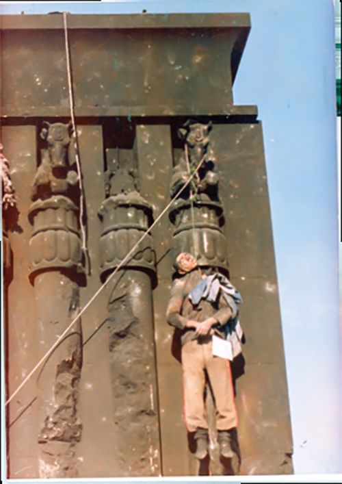 زمستان سرخ مشهد