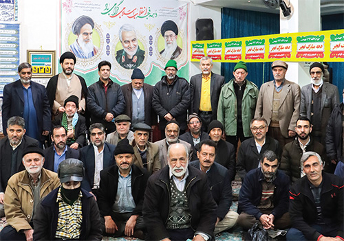 روشنگری در باغهای حسینآباد روشنگری در باغهای حسینآباد