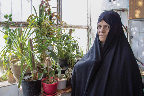 در این سالها کسی به دیدن حسین نیامده است در این سالها کسی به دیدن حسین نیامده است