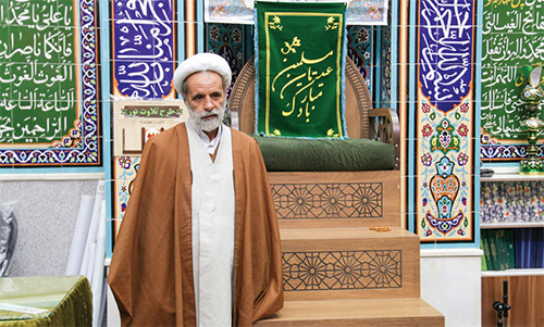 ۴۳ سال اقامه نماز صبح ۴۳ سال اقامه نماز صبح