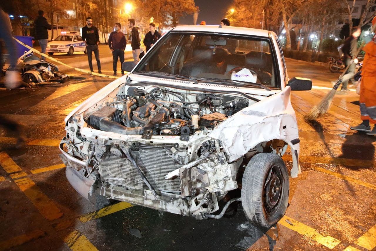 تصادف پژو ۲۰۶ و پراید در بولوار خیام مشهد، ۲ کشته برجای گذاشت + عکس تصادف پژو ۲۰۶ و پراید در بولوار خیام مشهد، ۲ کشته برجای گذاشت + عکس