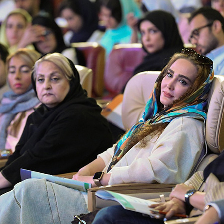 زهره فکور صبور کیست؟ + بیوگرافی، فیلمها و تصاویر زهره فکور صبور کیست؟ + بیوگرافی، فیلمها و تصاویر